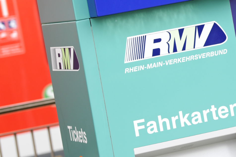 Ein 365-Euro-Ticket beim RMV wäre für viele Fahrgäste auch eine spürbare finanzielle Entlastung (Symbolbild).