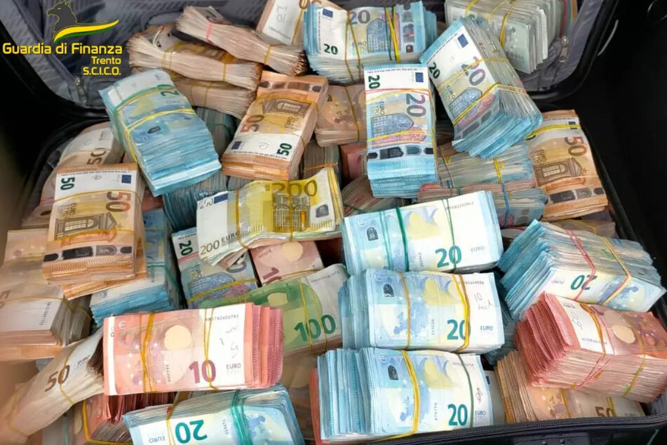 Insgesamt wurden 33 Personen verhaftet und 18,5 Millionen Euro beschlagnahmt.