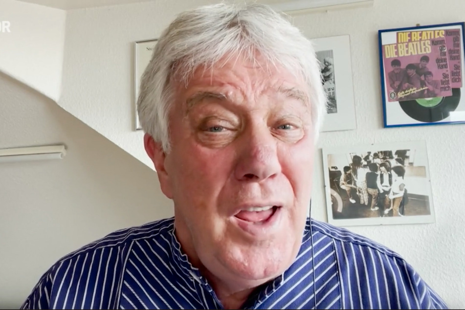 Rolf Zuckowski (74) sang das Volkslied im traditionellen Fischerhemd.