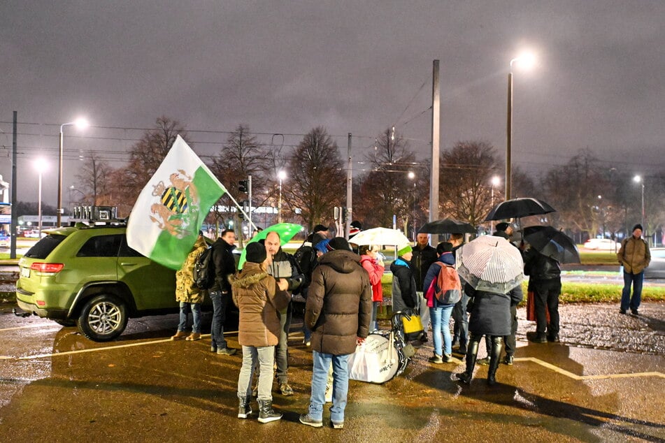 Die Freien Sachsen demonstrierten am Donnerstag gegen das mögliche Asylheim in Klotzsche.