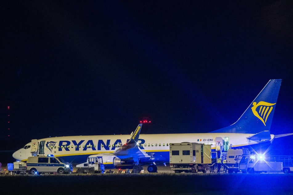 Anstatt eine kostspielige Nachtlandung auf dem BER zu riskieren, entschied sich der Ryanair-Pilot nach Hannover auszuweichen. (Symbolfoto)