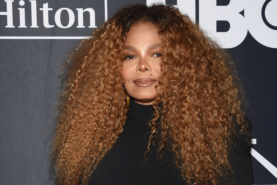 Janet Jackson (54) trennt sich an ihrem Geburtstagswochenende von über 1000 persönlichen Stücken.