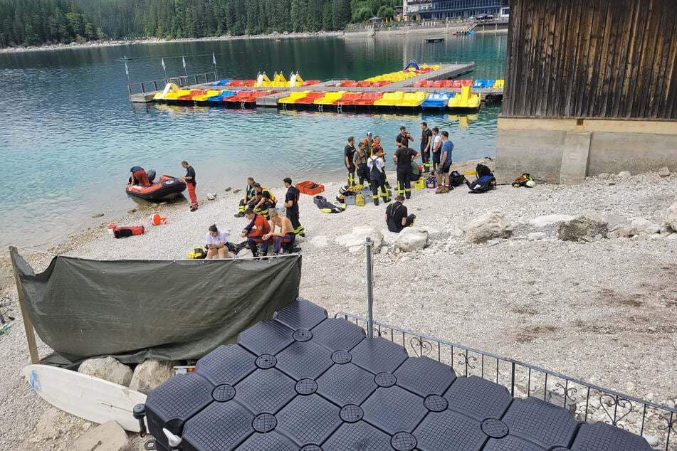 Kind geht im Eibsee unter: Vater springt hinterher und gerät selbst in Not