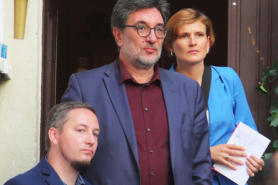 Enttäuschung bei den Linken (v.l.n.r.): Direktkandidat Silvio Lang (37), Landes-Chef Stefan Hartmann (53) und Katja Kipping (43).