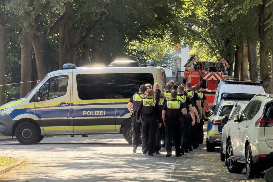 Zahlreiche Einsatzkräfte sind vor Ort.