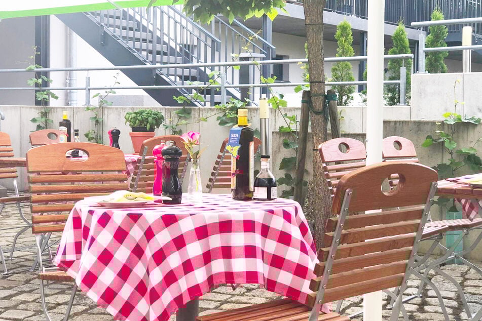 Zeitgemäß und stilvoll zugleich: Der Biergarten des "Nonna Rosa".
