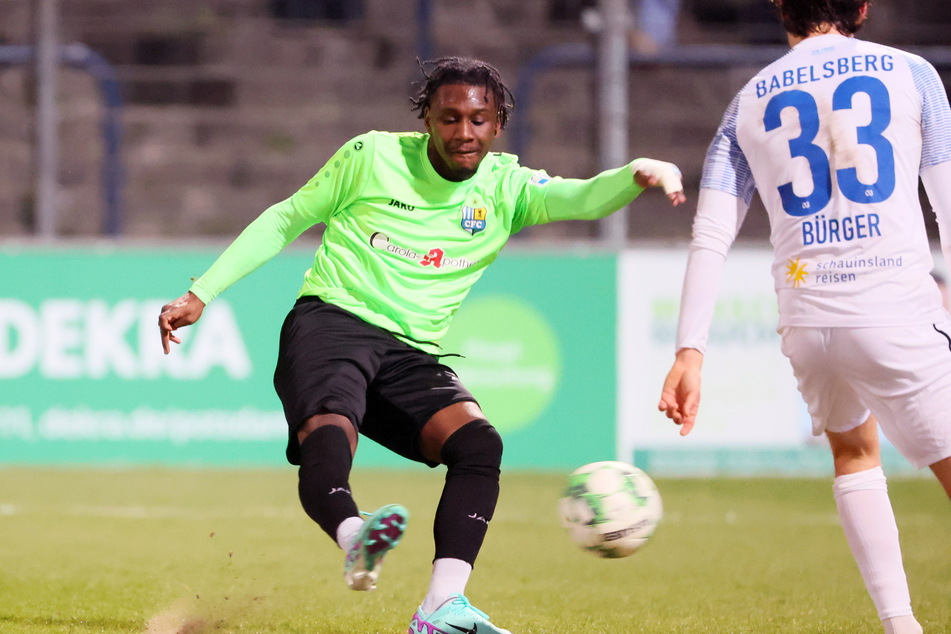 Ein Tor wurde aberkannt, bei der zweiten Chance traf er den Innenpfosten: Stephan Mensah (23) war der größte Unglücksrabe des CFC beim Spiel gegen Babelsberg.