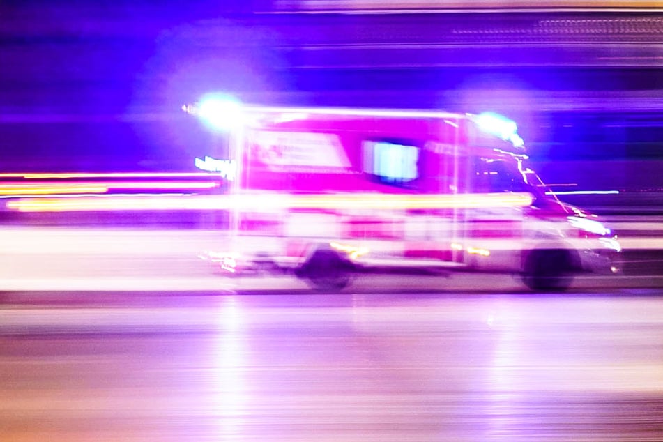 Messerattacke: Streit in Bus eskaliert völlig: Mann nach Messerattacke in Lebensgefahr