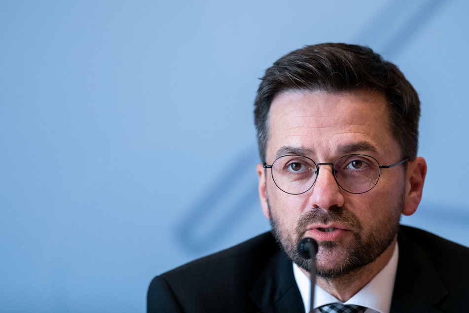 Der Vorsitzende der SPD-Landtagsfraktion Thomas Kutschaty spricht bei der Landespressekonferenz im Landtag NRW über aktuelle Themen.