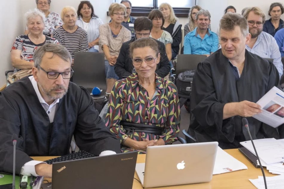 Julia Neigel (M.) durfte im Jahr 2021 wegen Corona in Sachsen nicht auftreten und verklagte den Freistaat. (Archivbild)