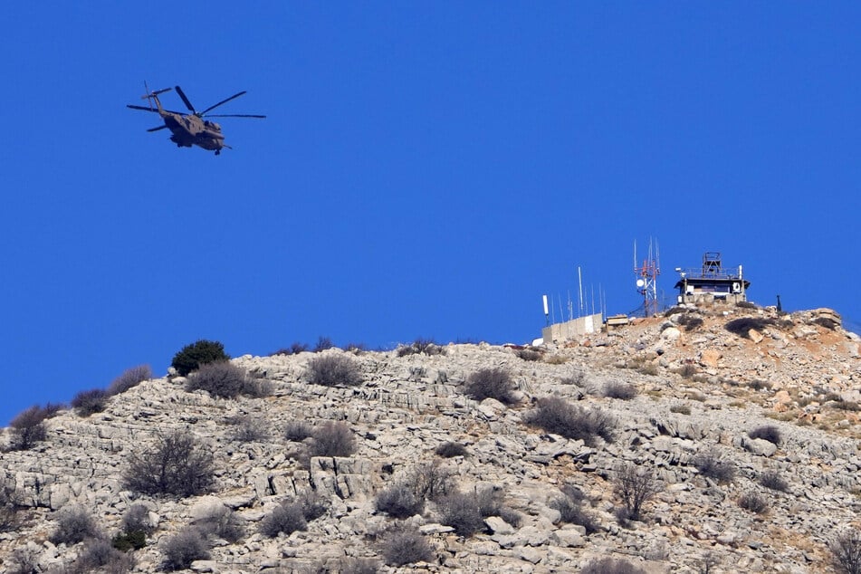 Israelische Soldaten sollen sich südlich der syischen Hauptstadt aus Helikoptern abgeseilt haben.