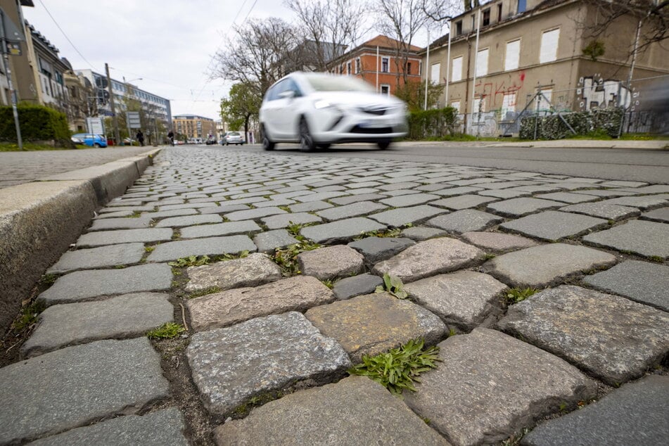 Die Sanierung der holprigen Königsbrücker Straße ist ab 2026 geplant.