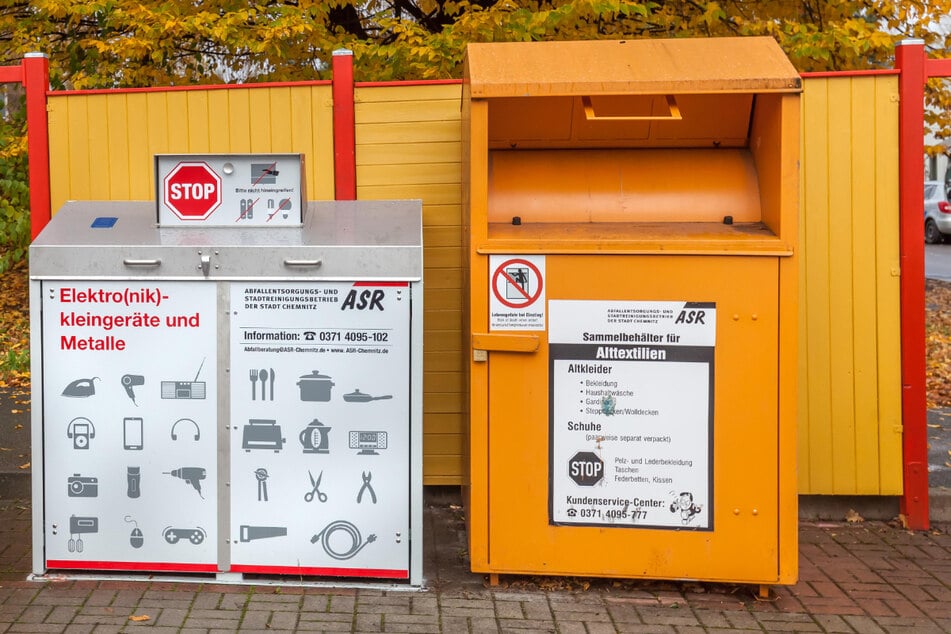 In Chemnitz gibt es Altkleidercontainer von verschiedenen Anbietern, auch der ASR hat welche. (Archivbild)