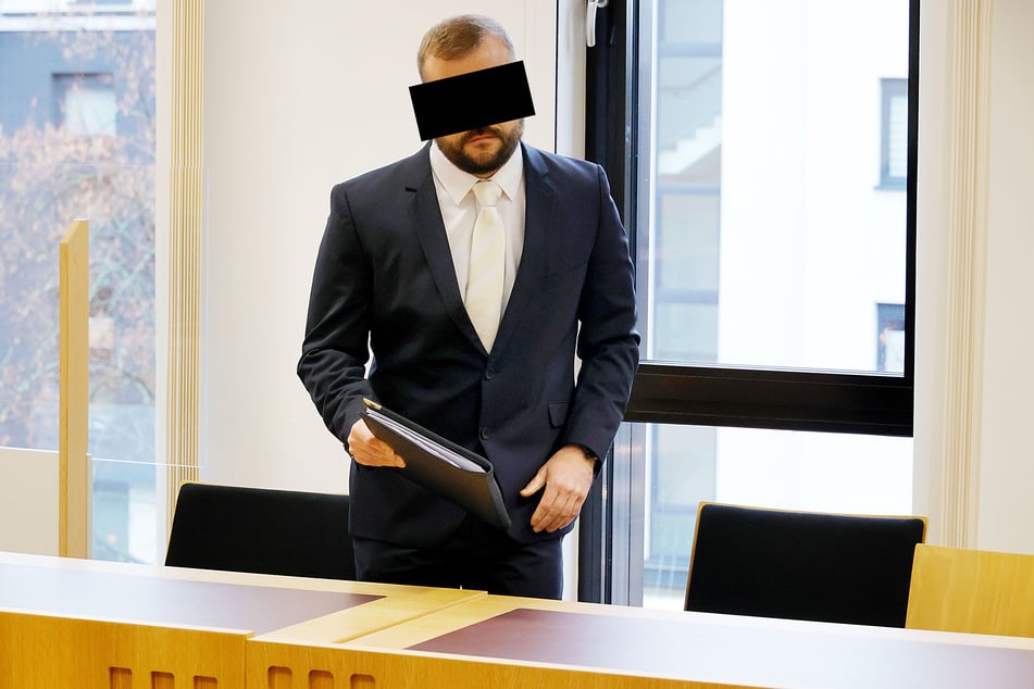 Das Stalking-Verfahren gegen den Chemnitzer Polizisten Paul D. (31) wurde gegen Geldauflage eingestellt.