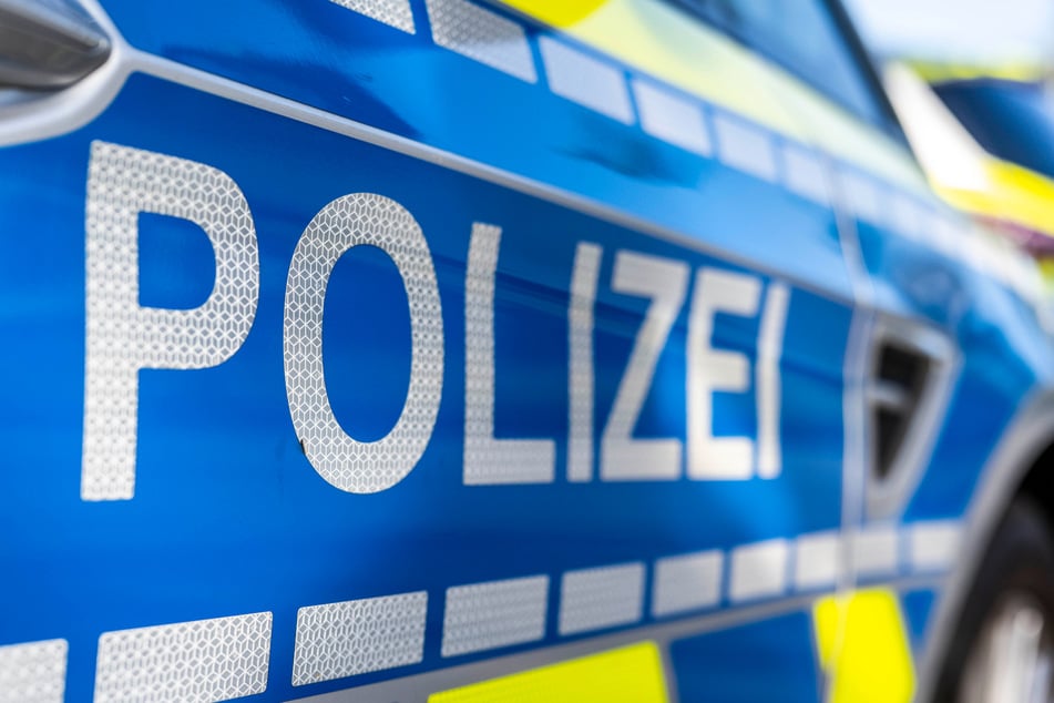 Die Polizei beschlagnahmte sowohl den Audi als auch den Führerschein des 27-Jährigen. (Symbolbild)