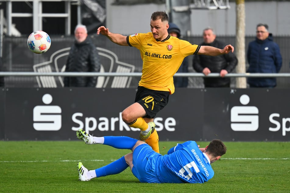 Im Testspiel gegen Boleslav kam Jakob Lemmer (25, o.) kaum zur Geltung.