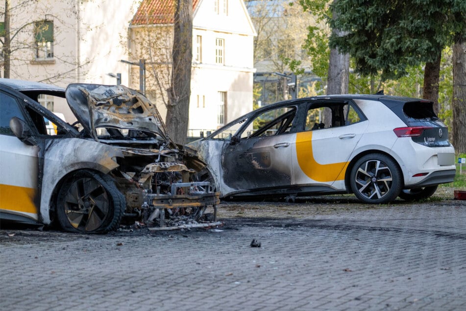 Mindestens zwei der Fahrzeuge waren Elektro-Autos.