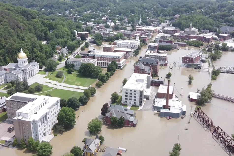 Die Luftaufnahme zeigt die heftigen Überschwemmungen in der Stadt Montpelier.