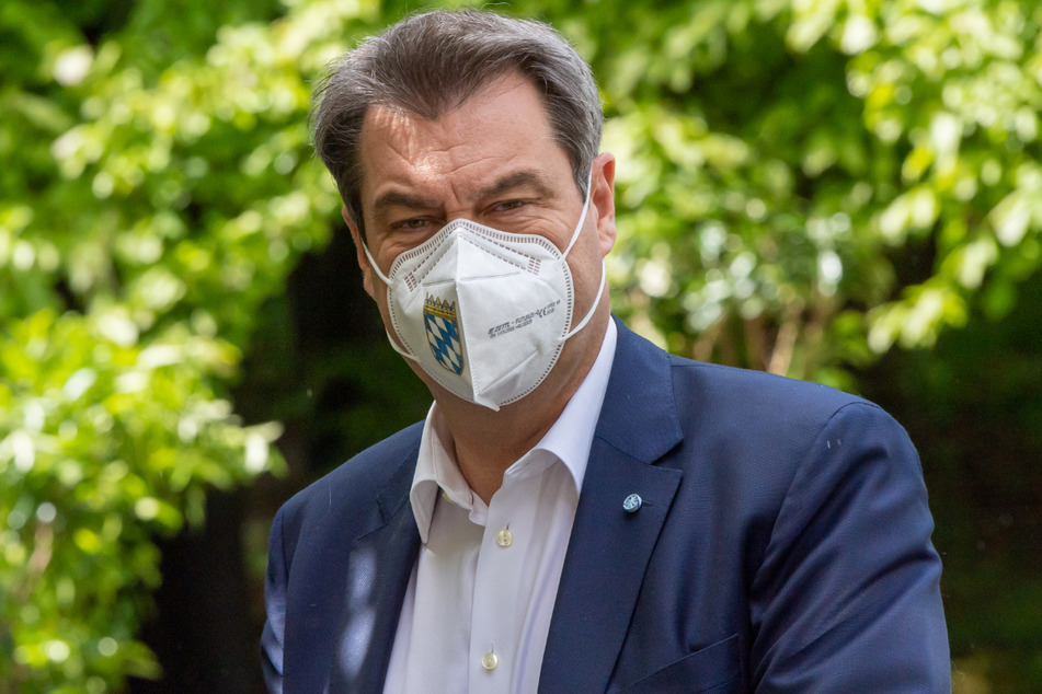 Ministerpräsident Markus Söder (54) und seine CSU stehen der Abschaffung der Maskenpflicht im Freistaat trotz weiter sinkender Inzidenz skeptisch gegenüber.