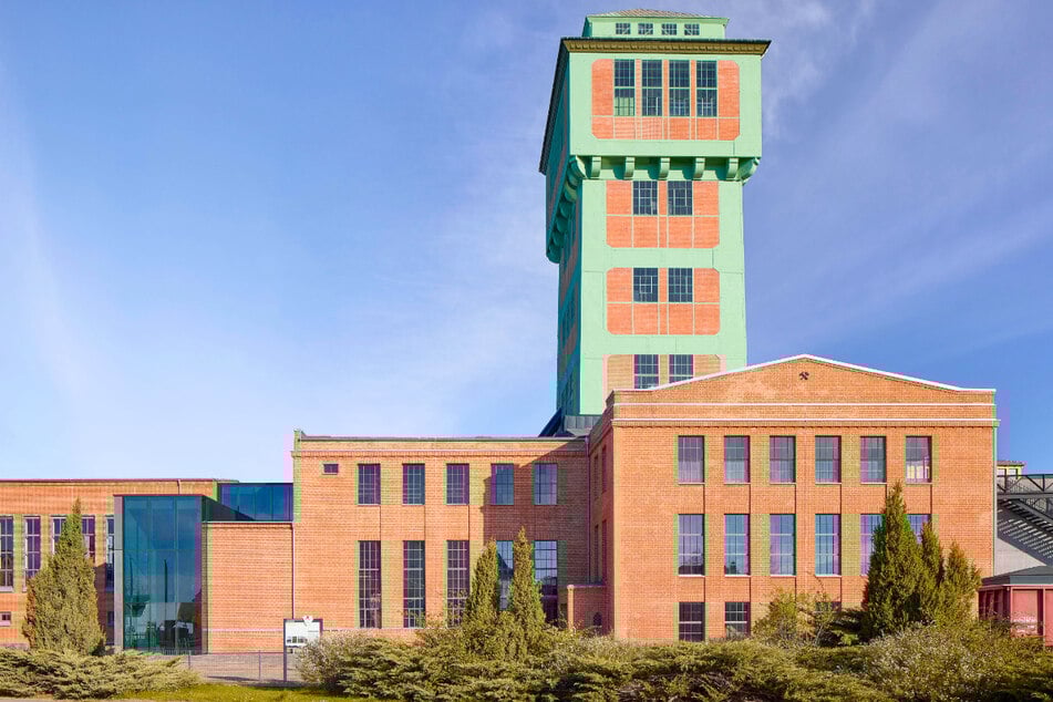 Nach Schließung des Schachtes 1971 wurden das Industriegebäude in Oelsnitz für den Museumsbetrieb umgebaut.