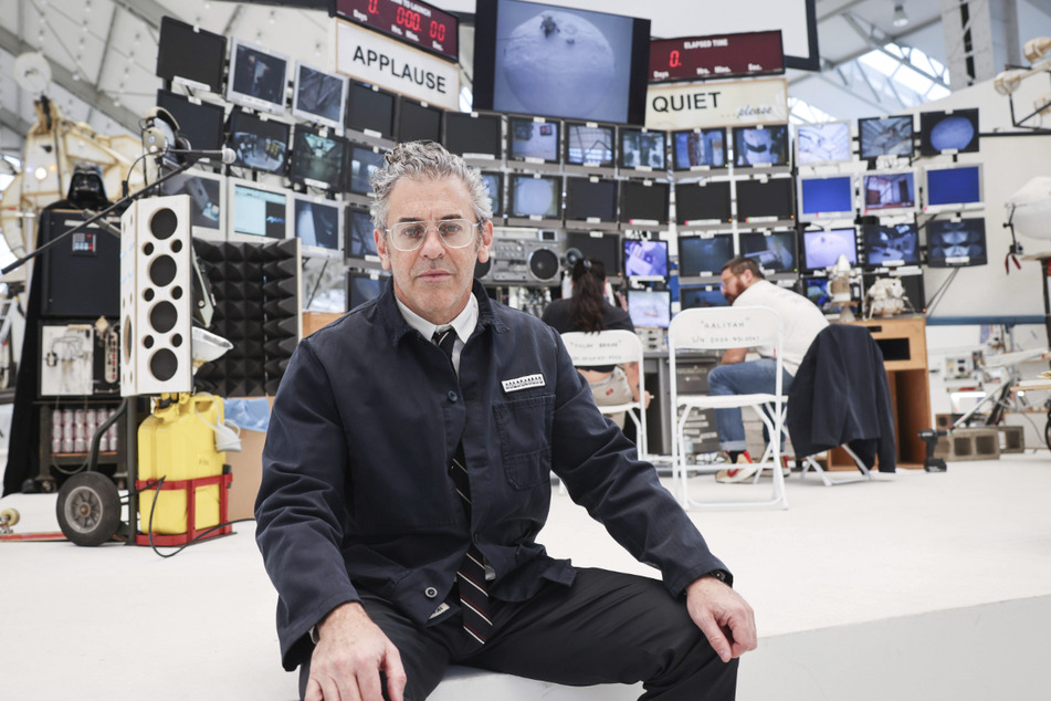 Tom Sachs (55) hat die Weltraummission mit seinem Team in den Hamburger Deichtorhallen geschaffen.