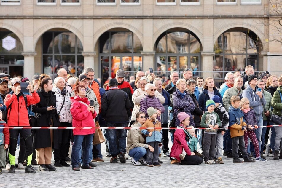 Hunderte Besucher bestaunten die Arbeiten auf dem Altmarkt.