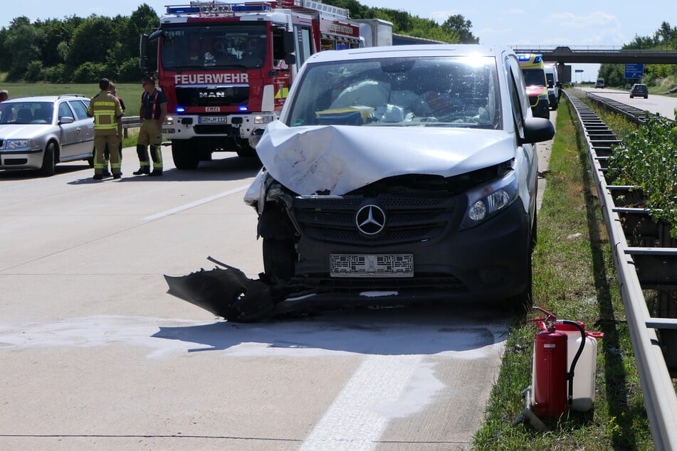 Ein Mercedes-Transporter war auf den Opel aufgefahren, als dieser verkehrsbedingt bremsen musste.