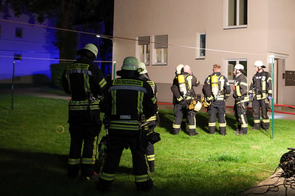 Bei der Verpuffung in einer Augsburger Wohnung wurde ein Mann schwer verletzt. Offenbar wurde die Verpuffung absichtlich herbeigeführt.