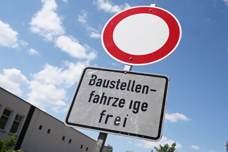 Auf der Erfenschlager Straße muss ab Montag zwischen Lengefelder Straße und Reichenhainer Straße voll gesperrt werden. (Symbolbild)