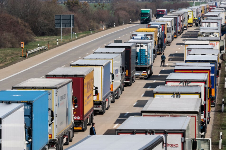 47 Kilometer: Mega-Stau auf nächster Autobahn vor Grenze zu Polen