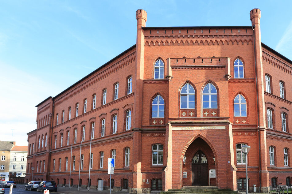 Mann aus Salzwedel angeklagt: Er soll seine Enkelin (12) missbraucht haben!