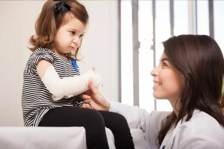 Unfälle passieren auch an Feiertagen. In Chemnitz haben verschiedene Ärzte dafür Bereitschaftsdienst. (Symbolbild)