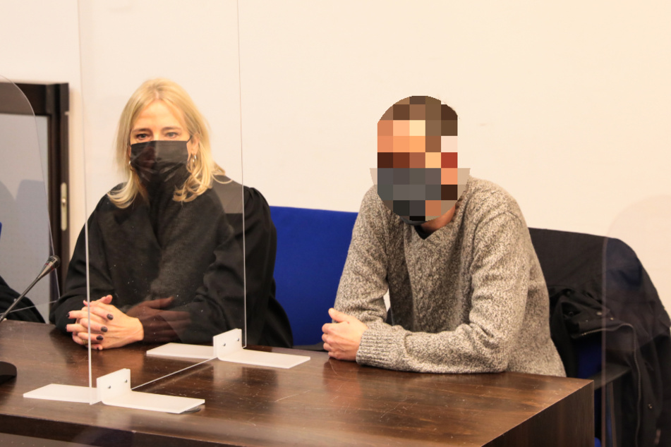 Der 47-Jährige muss sich vor dem Wuppertaler Landgericht verantworten.