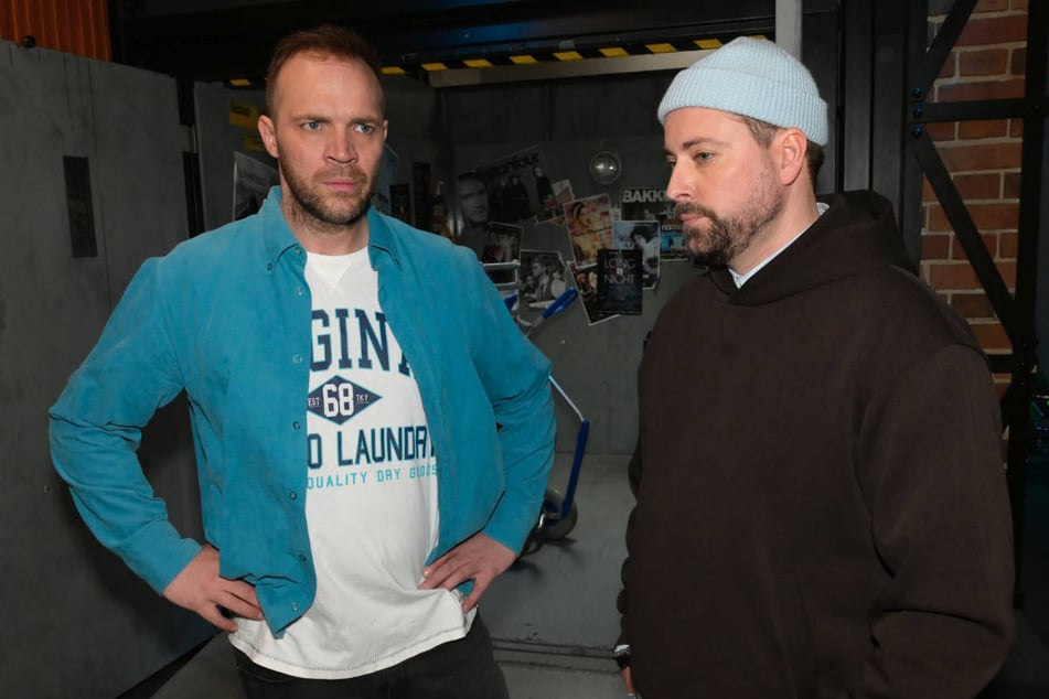 Erik will John im "Mauerwerk" den Rücken freihalten und sorgt stattdessen für zusätzliche Schwierigkeiten.