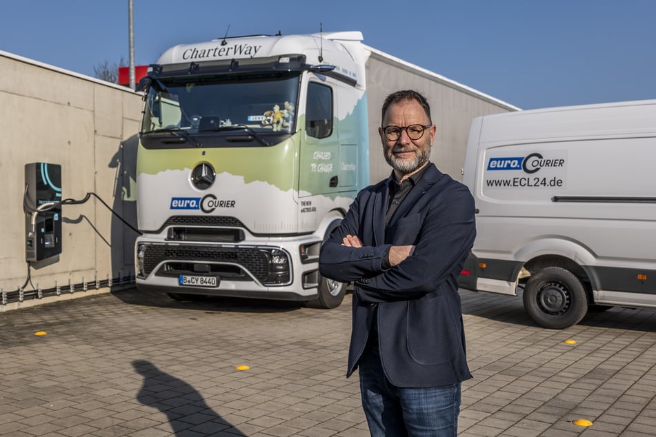 Sebastian Fankhänel (53), Chef der Firma Euro.Courier, musste wegen der vielen Umleitungen die Zeitpläne für Fahrten ändern.