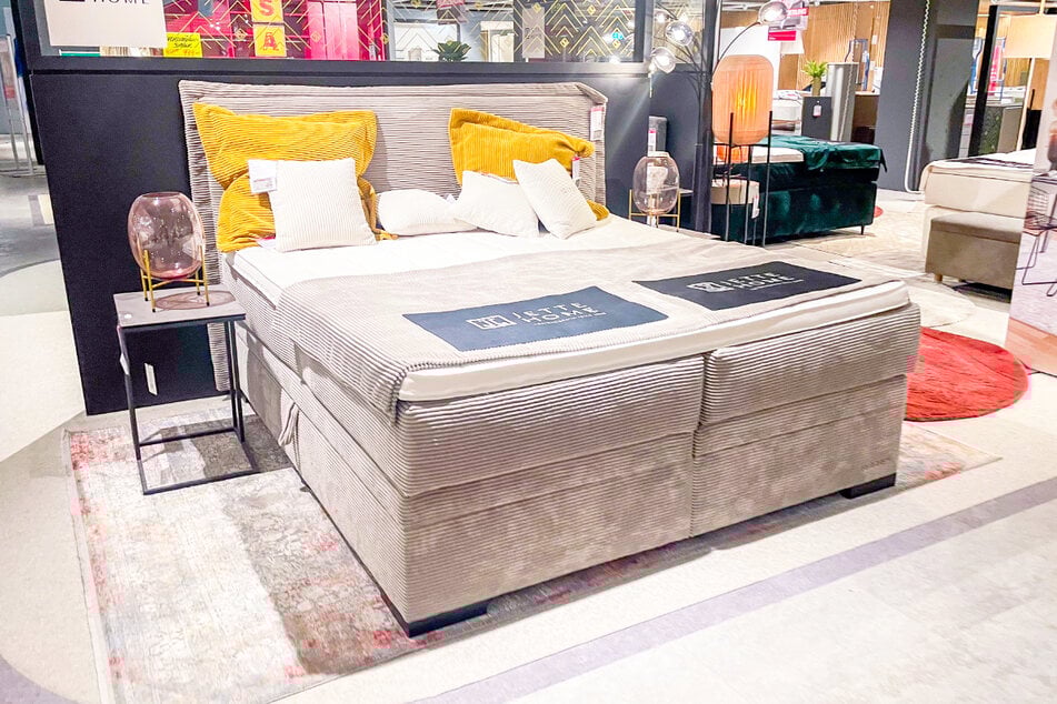 Bei Höffner sinken die Preise von Sofas, Schränken, Lampen, Teppichen und vielem mehr mit starken 35 Prozent Rabatt.