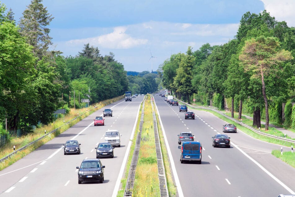 Die B5 verbindet Berlin im Westen mit der A10 und führt direkt an zwei beliebten Einkaufszentren vorbei. (Archivfoto)