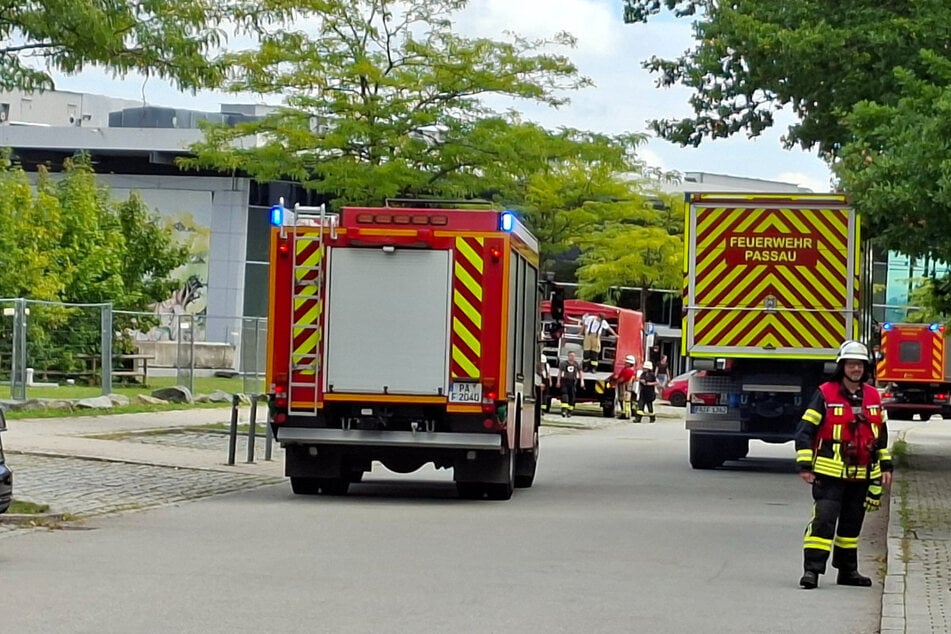 Am Mittwoch wurde der Polizeiinspektion Passau ein Austritt von Ammoniak im Bereich der Messestraße im Passauer Ortsteil Kohlbruck mitgeteilt.