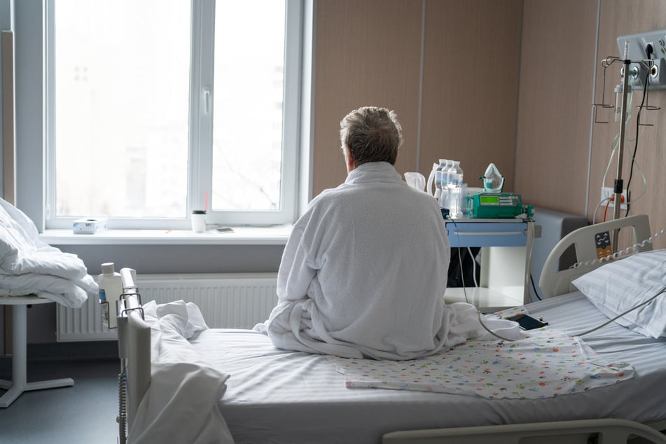 Robin Hernon (62) musste sich ein Teil seines Glieds entfernen lassen. (Symbolfoto)