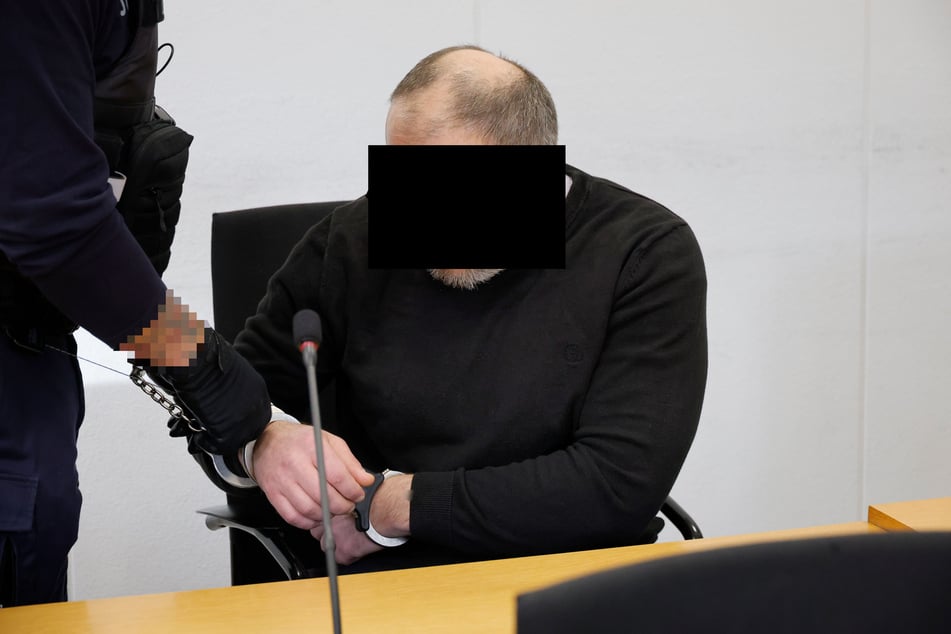 Beim Prozessauftakt legte Bankräuber Martin P. (45) ein Geständnis ab.
