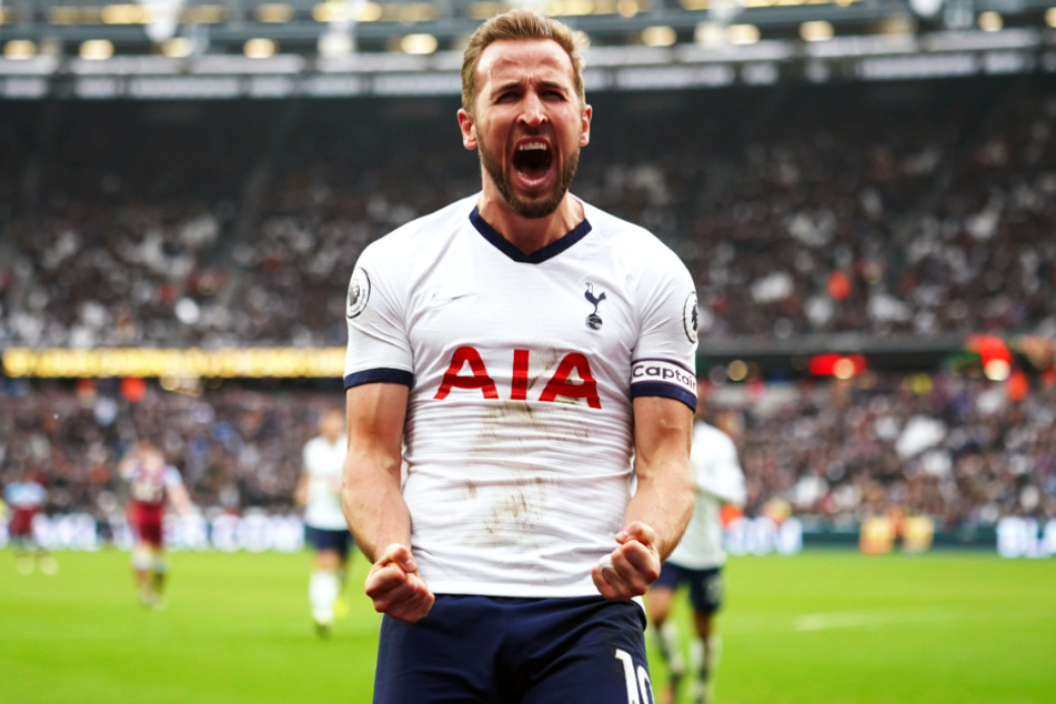 Harry Kane heiterte Adam Smith offenbar mit einem flotten Spruch wieder ein wenig auf.(Archivbild)