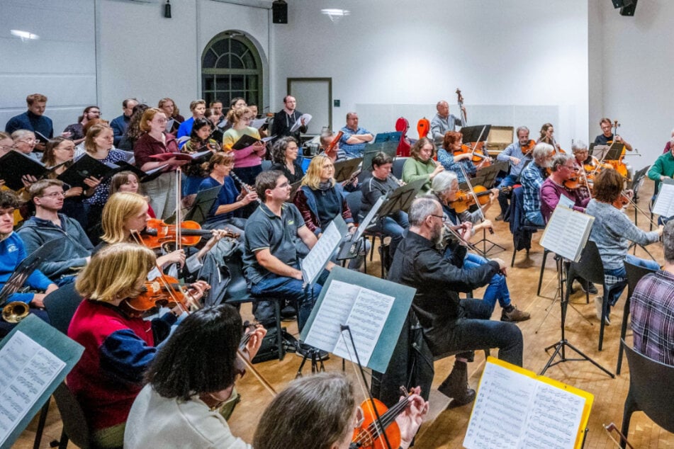 Chemnitz: Große Pläne, aber kein Geld: Chemnitzer Uni-Chor bangt um Existenz