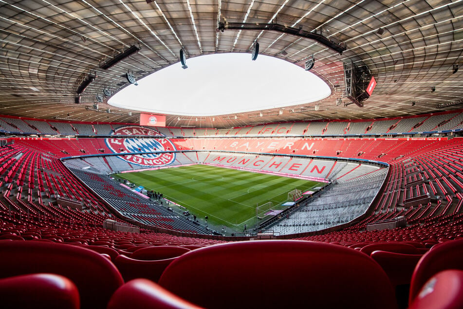 München bleibt Gastgeber der auf 2021 verschobenen Fußball-Europameisterschaft und richtet wie geplant insgesamt vier Spiele aus.
