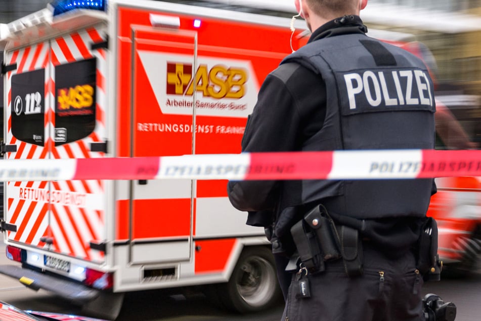 Unfall-Drama auf Baustelle: Mann will Kollegen retten und schwebt jetzt in Lebensgefahr