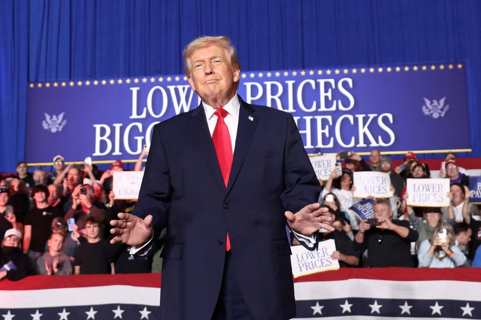Trump in Iowa rally warns of "bad things" if Republicans lose midterms
