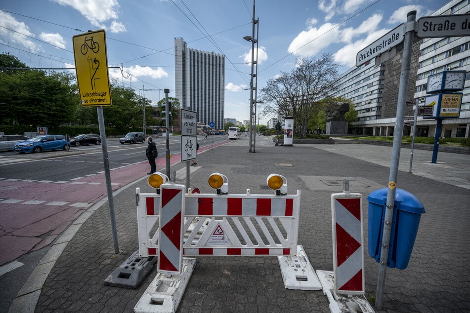 Am Samstag muss die Brückenstraße zwischen Straße der Nationen und Theaterstraße voll gesperrt werden. (Archivbild)