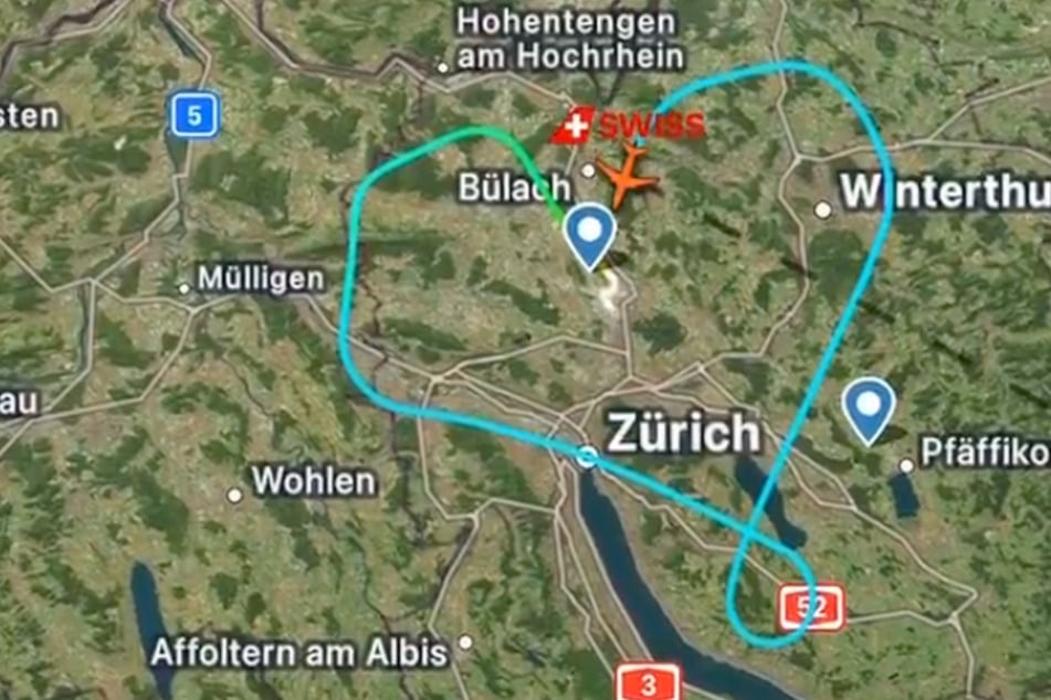 Die Maschine "malte" ein XXL-Herz in die Luft.