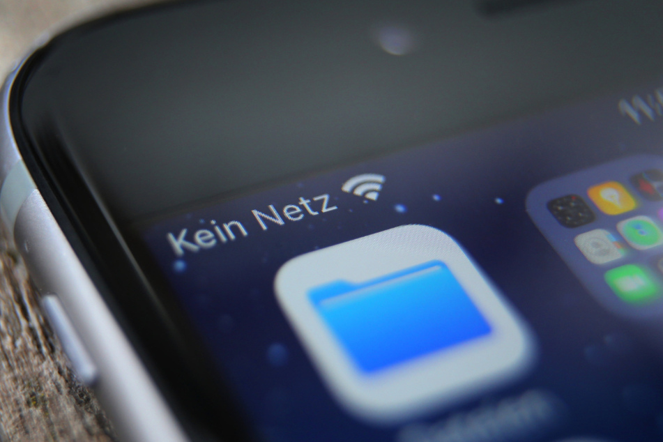 "Kein Netz" - diese Meldung kommt in Sachsen noch zu oft aufs Handy.