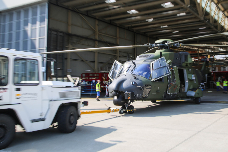 Top gewartet! Elbe Flugzeugwerke liefern Hubschrauber für besonderen Kunden aus