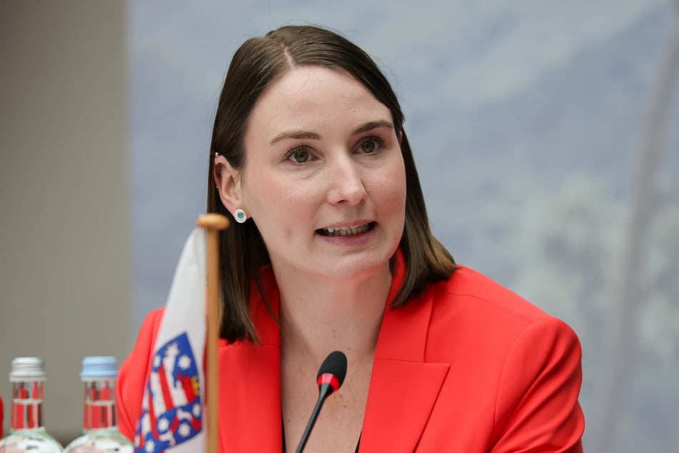 Thüringens Gesundheitsministerin Katharina Schenk (37, SPD) warnt in Hinblick auf die Vogelgrippe zu äußerster Vorsicht.